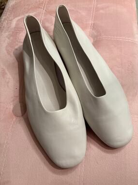 JEFFERY CAMPBELL Anthropologie “Trustee” Ivory Leather Low Heel Pump Size 10